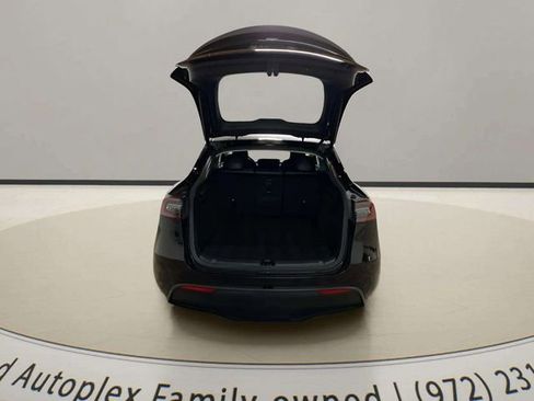 Used 2023 Tesla Model Y Performance image 7