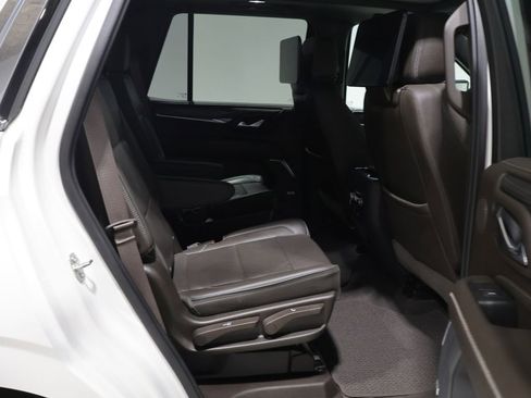 Used 2021 GMC Yukon Denali w/ Denali Premium Package AWD/4WD image 23