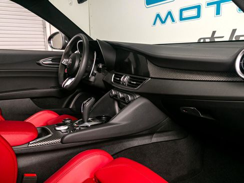 Used 2024 Alfa Romeo Giulia Quadrifoglio image 33