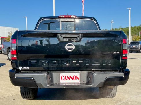 Used 2022 Nissan Frontier SV image 8