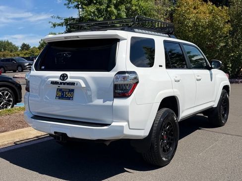 Used 2022 Toyota 4Runner SR5 AWD/4WD image 7