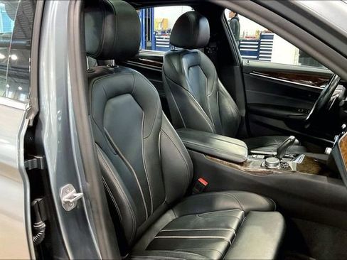 Used 2018 BMW 530i xDrive AWD/4WD image 7