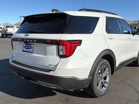 New 2026 Ford Explorer Active w/ Active Comfort Package image 3