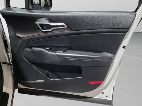 Used 2023 Kia Sportage EX image 39