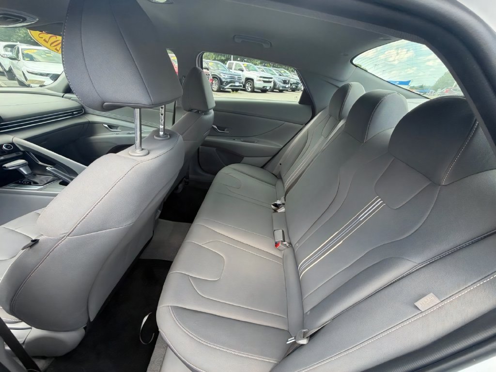 Used 2025 Hyundai Elantra Sport FWD image 26