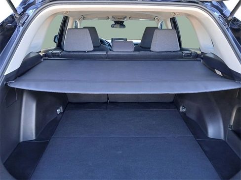 Used 2021 Toyota RAV4 XLE image 40