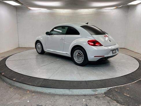 Used 2014 Volkswagen Beetle 1.8T image 3