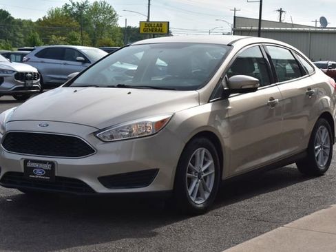 Used 2017 Ford Focus SE FWD image 15