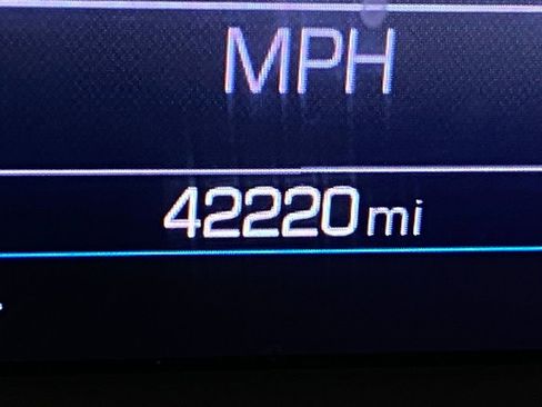 Used 2022 GMC Terrain SLE w/ Elevation Edition image 13