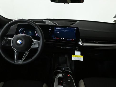 Used 2025 BMW X2 xDrive28i w/ Technology Package image 16