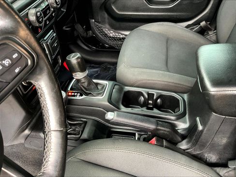 Used 2021 Jeep Gladiator Sport AWD/4WD image 18