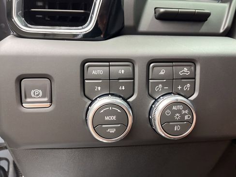 New 2026 GMC Sierra 2500 Denali Ultimate AWD/4WD image 12
