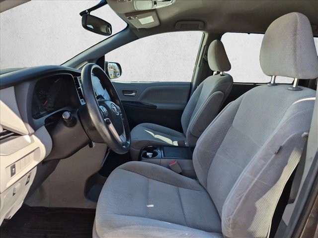 Used 2017 Toyota Sienna LE FWD image 10