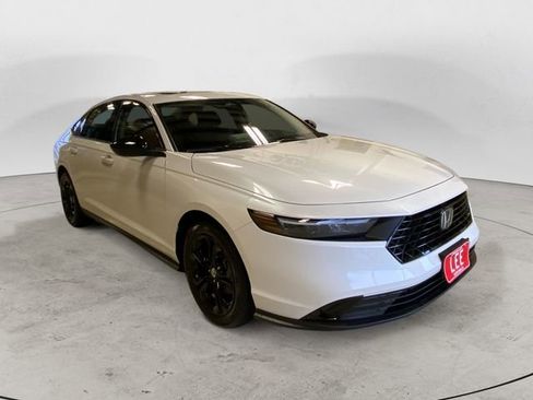 Used 2025 Honda Accord SE image 8