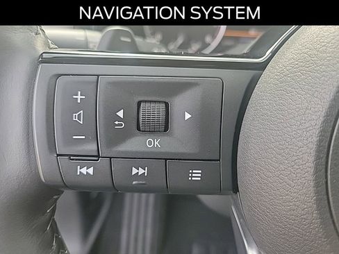 Used 2023 Nissan Pathfinder SL w/ Lighting Package (N92) image 22