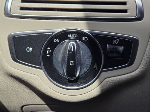 Used 2017 Mercedes-Benz C 300 Sedan image 19