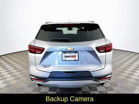 Used 2024 Chevrolet Blazer LT w/ Convenience Package FWD image 9