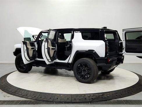 New 2026 GMC Hummer EV SUV image 13