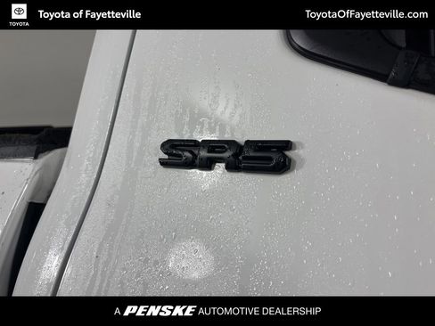 Used 2022 Toyota Tundra SR5 AWD/4WD image 4