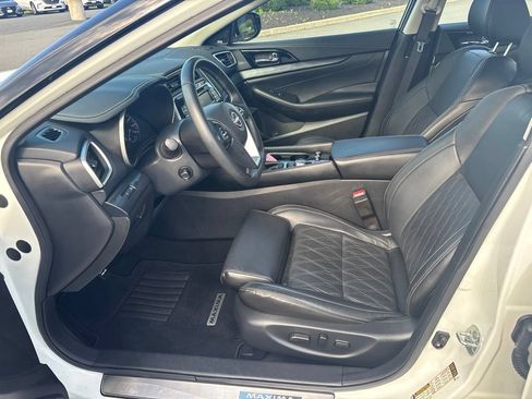 Used 2023 Nissan Maxima Platinum w/ Sport Mat Group FWD image 13