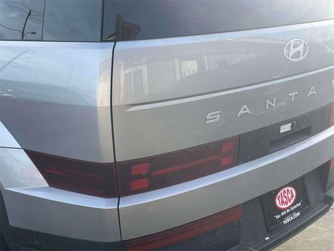 Used 2025 Hyundai Santa Fe SE image 11