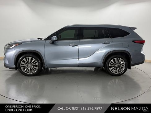 Used 2021 Toyota Highlander Platinum AWD/4WD image 9