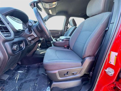 Used 2024 RAM 2500 Big Horn w/ Sport Appearance Package image 19