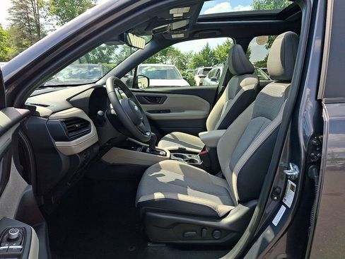 Used 2025 Subaru Forester Premium AWD/4WD image 13