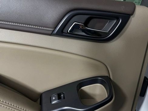 Used 2017 GMC Yukon SLT w/ Open Road Package image 19