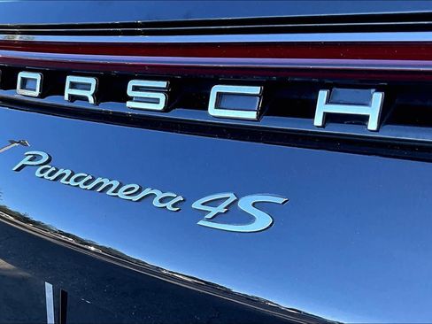 Used 2022 Porsche Panamera 4S w/ Premium Package image 9