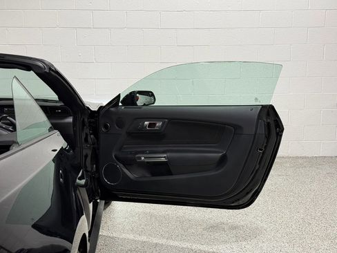 Used 2019 Ford Mustang GT Premium w/ Equipment Group 401A RWD image 45