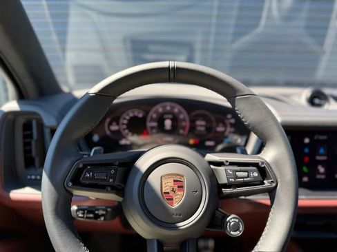New 2025 Porsche Cayenne GTS AWD/4WD image 17