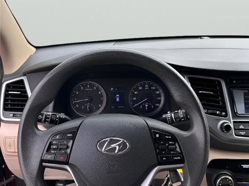Used 2016 Hyundai Tucson SE w/ Option Group 12 AWD/4WD image 5