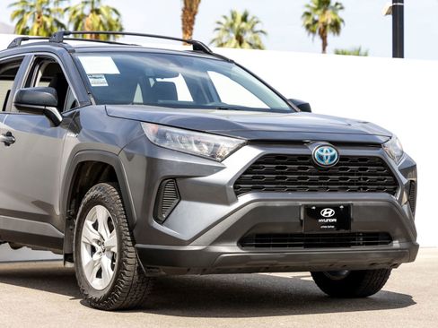 Used 2021 Toyota RAV4 LE w/ Carpet Mat Package (TMS) AWD/4WD image 3
