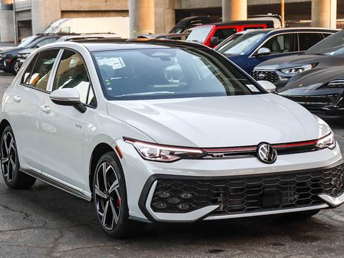 New 2026 Volkswagen GTI SE image 3