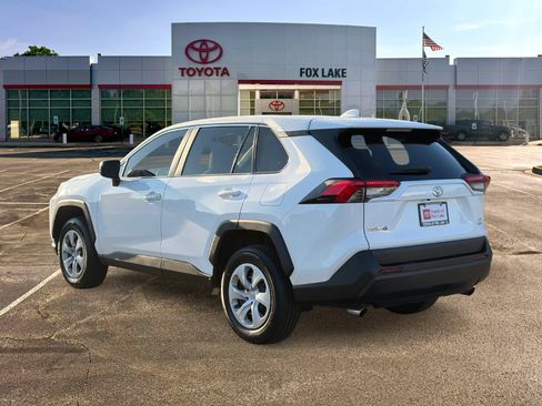 Used 2024 Toyota RAV4 LE AWD/4WD image 3