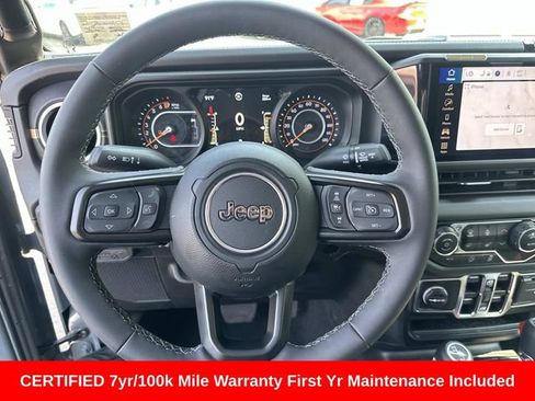 Certified 2025 Jeep Gladiator Mojave AWD/4WD image 24