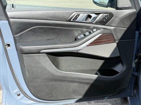 Used 2024 BMW X7 xDrive40i w/ Executive Package image 24