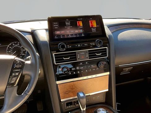 Used 2023 Nissan Armada SL w/ Captain's Chairs Package image 9