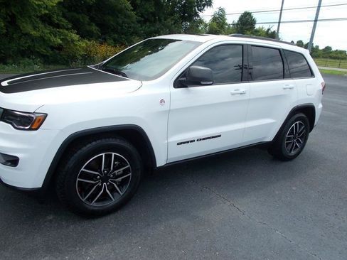 Used 2021 Jeep Grand Cherokee Trailhawk w/ Premium Lighting Group AWD/4WD image 7