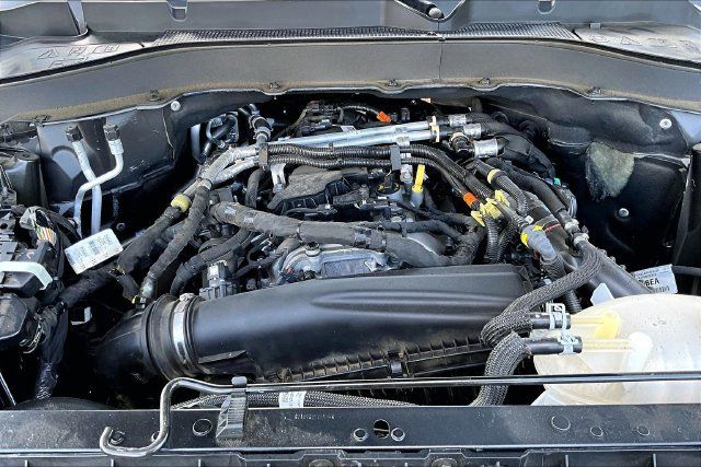 Used 2025 Ford Explorer Active RWD image 9
