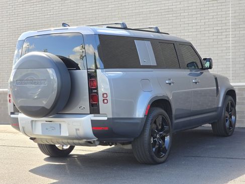 Used 2023 Land Rover Defender 130 S image 8