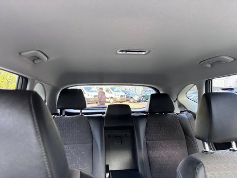 Used 2025 Kia Seltos S AWD/4WD image 25