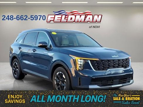 Used 2025 Kia Sorento S w/ Panoramic Sunroof Package image 8