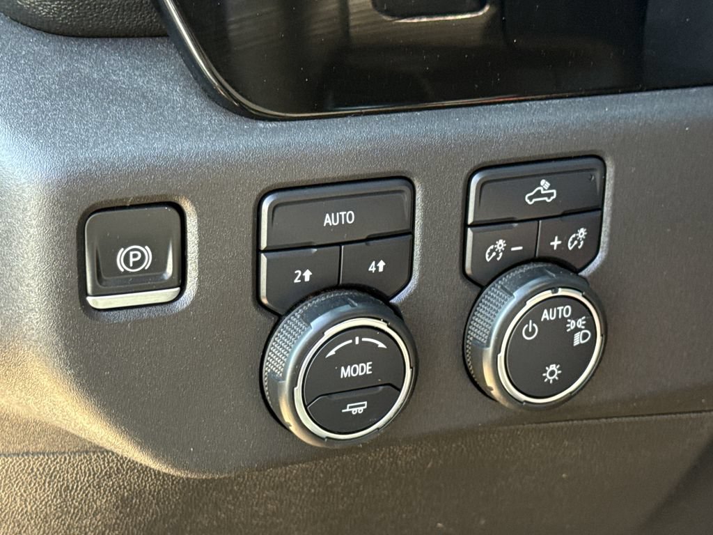 Used 2023 Chevrolet Silverado 1500 LT AWD/4WD image 22