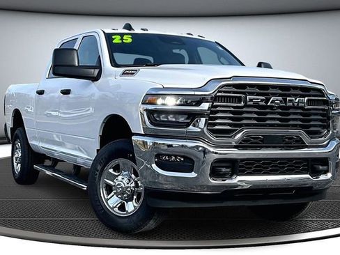 Used 2025 RAM 2500 Tradesman w/ Chrome Appearance Group image 3