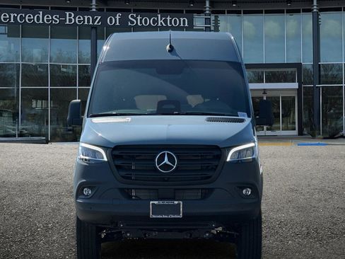 New 2025 Mercedes-Benz Sprinter 2500 image 9