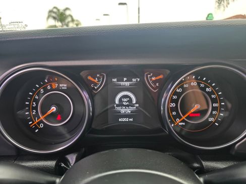 Used 2022 Jeep Gladiator Sport image 18