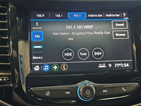 Used 2022 Chevrolet Trax LT w/ LT Convenience Package AWD/4WD image 25