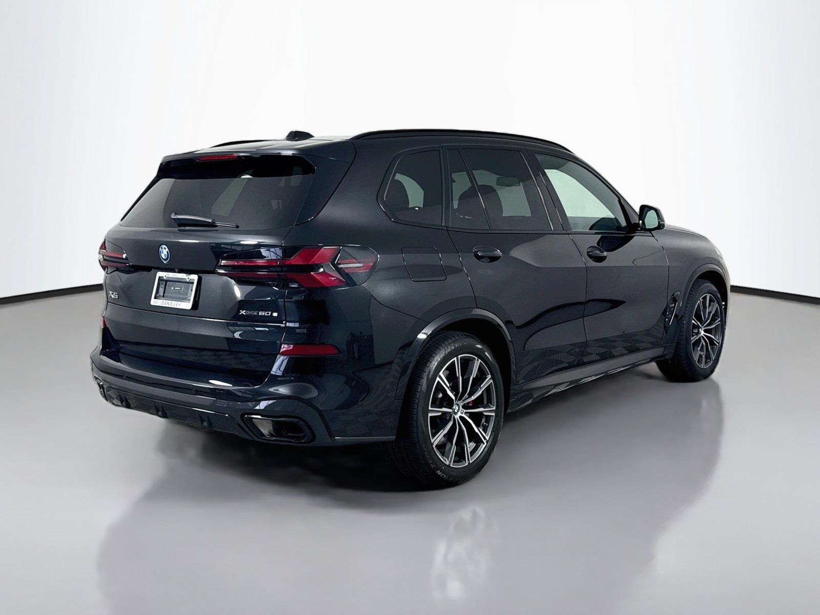 Used 2024 BMW X5 xDrive50e w/ M Sport Package AWD/4WD image 9